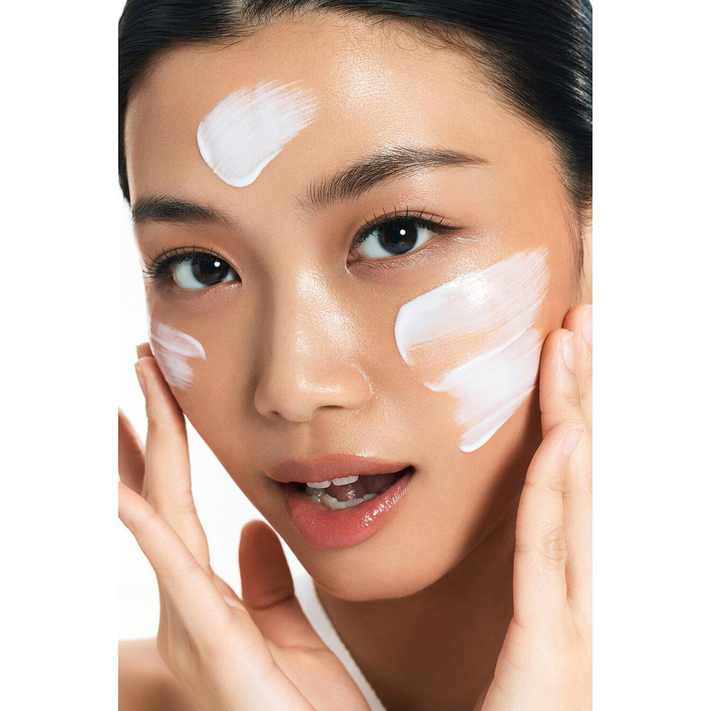 Zero-Cast Moisturizing Finish Sunscreen SPF 50+ PA++++ – Lightweight Hydrating Korean Sunscreen for No White Cast & Daily UV Protection